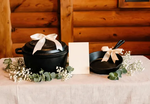 Gift registry cookware set